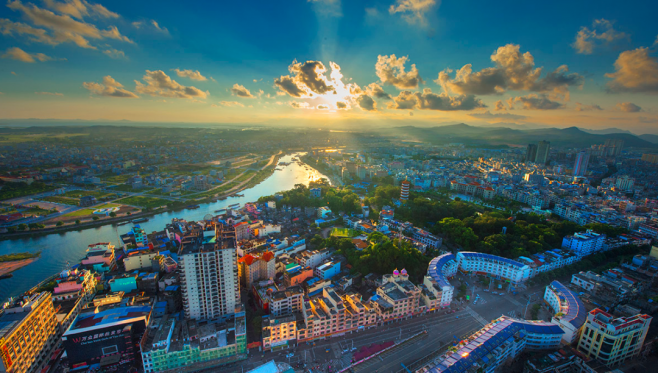 2025年11月家书|防城港的暖冬：一场与山海的盟马之约